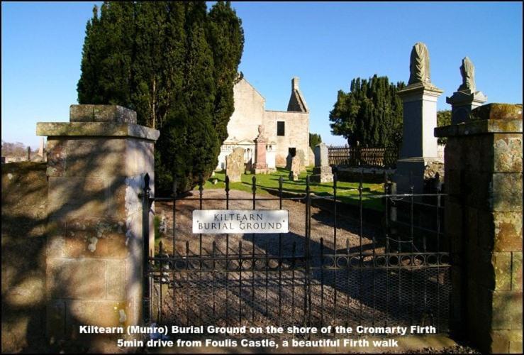 Foulis Castle Gate Lodge Evanton Exterior photo